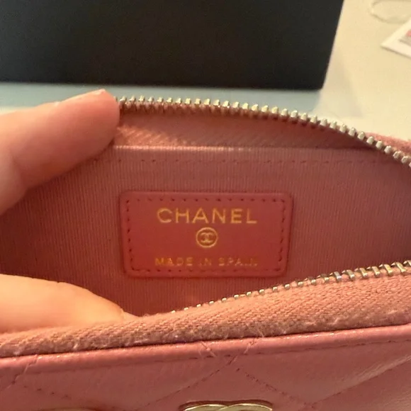Chanel Quilted Pink Wallet with Gold Accents - Picture 2 of 9